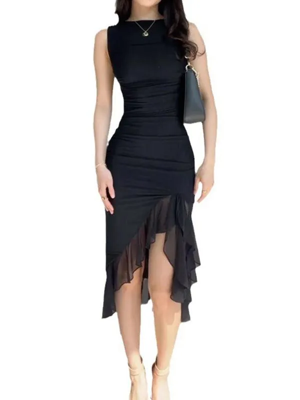 Chic Pleated Dress with Unique Mesh Detail and Flattering Waist Design