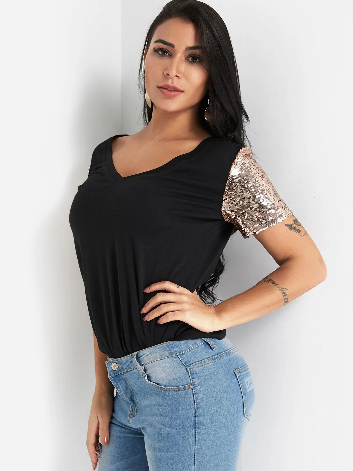Custom V-Neck Sequins Embellished Short Sleeve T-Shirts