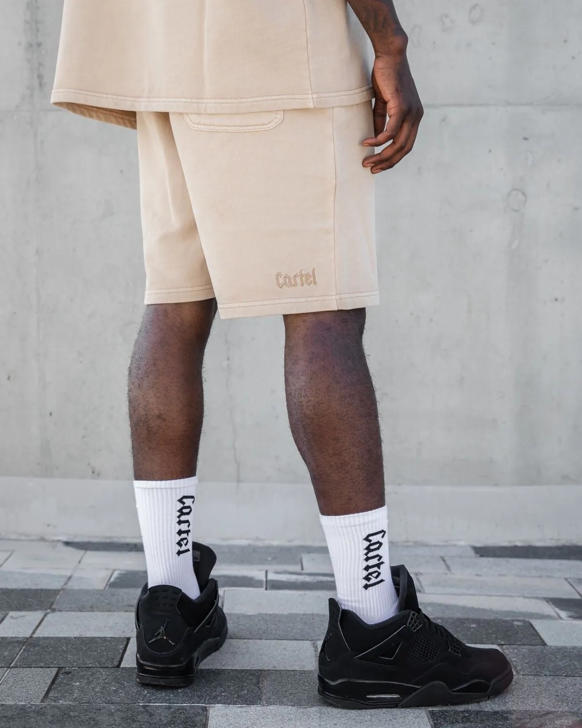 The Silhouette Relaxed Shorts - Desert